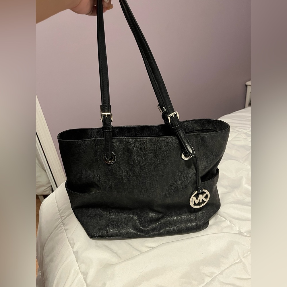Michael Kors used purse